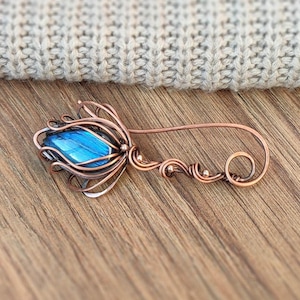 Épingle à châle labradorite : Broche fleur en cuivre oxydé, clip floral pour cardigan