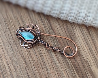 Labradorite Shawl Pin for her: Wire Wrapped Copper Brooch, Floral Design