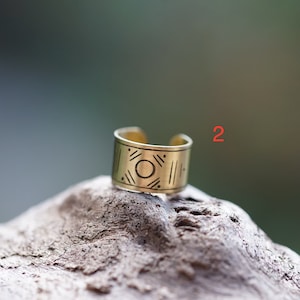 Bague de Pied/Orteil Laiton gravé main Choix de design Personnalisé sur demande Gold Toe ring Ethnique Aztèque Martelé Full Moon image 3