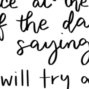 Peut inclure: Impression typographique en noir et blanc avec le texte "Je suis &agrave; la fin de la journ&eacute;e en train de dire que je vais essayer &agrave; nouveau".