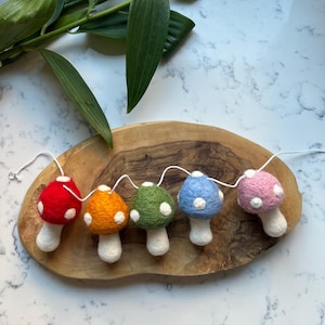 Felt mushroom toadstool garland | nursery decor