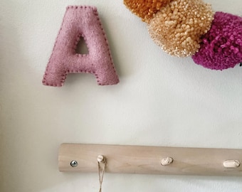 Letras de fieltro para decoración de pared con iniciales para sala de juegos, letras de fieltro personalizadas para colgar en la pared.