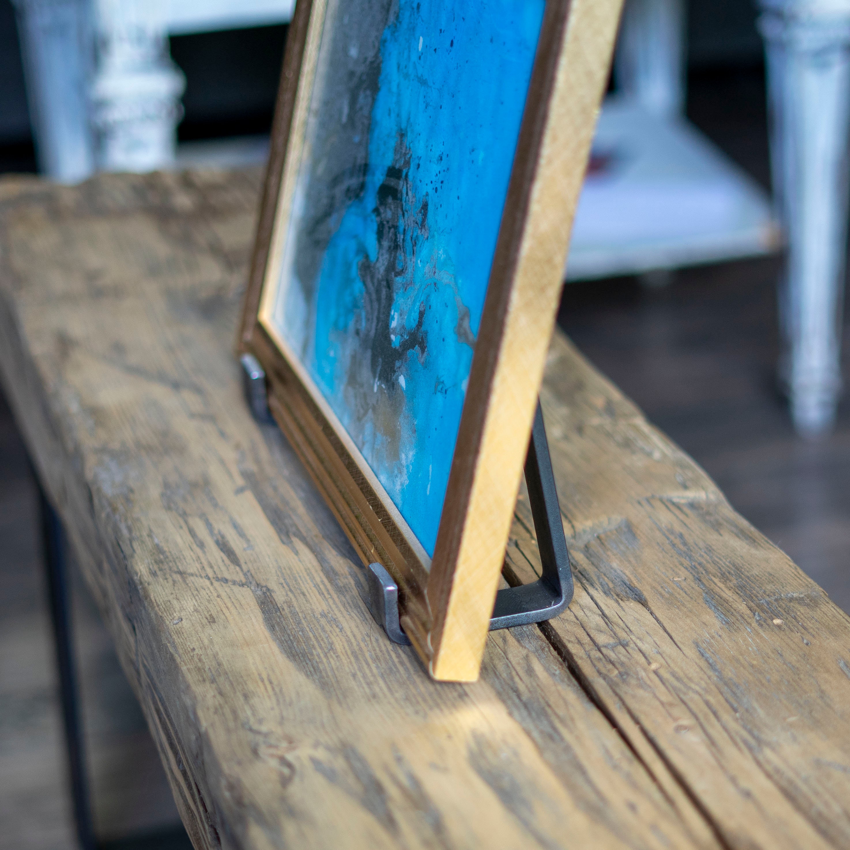 Wood frame stand hi-res stock photography and images - Alamy