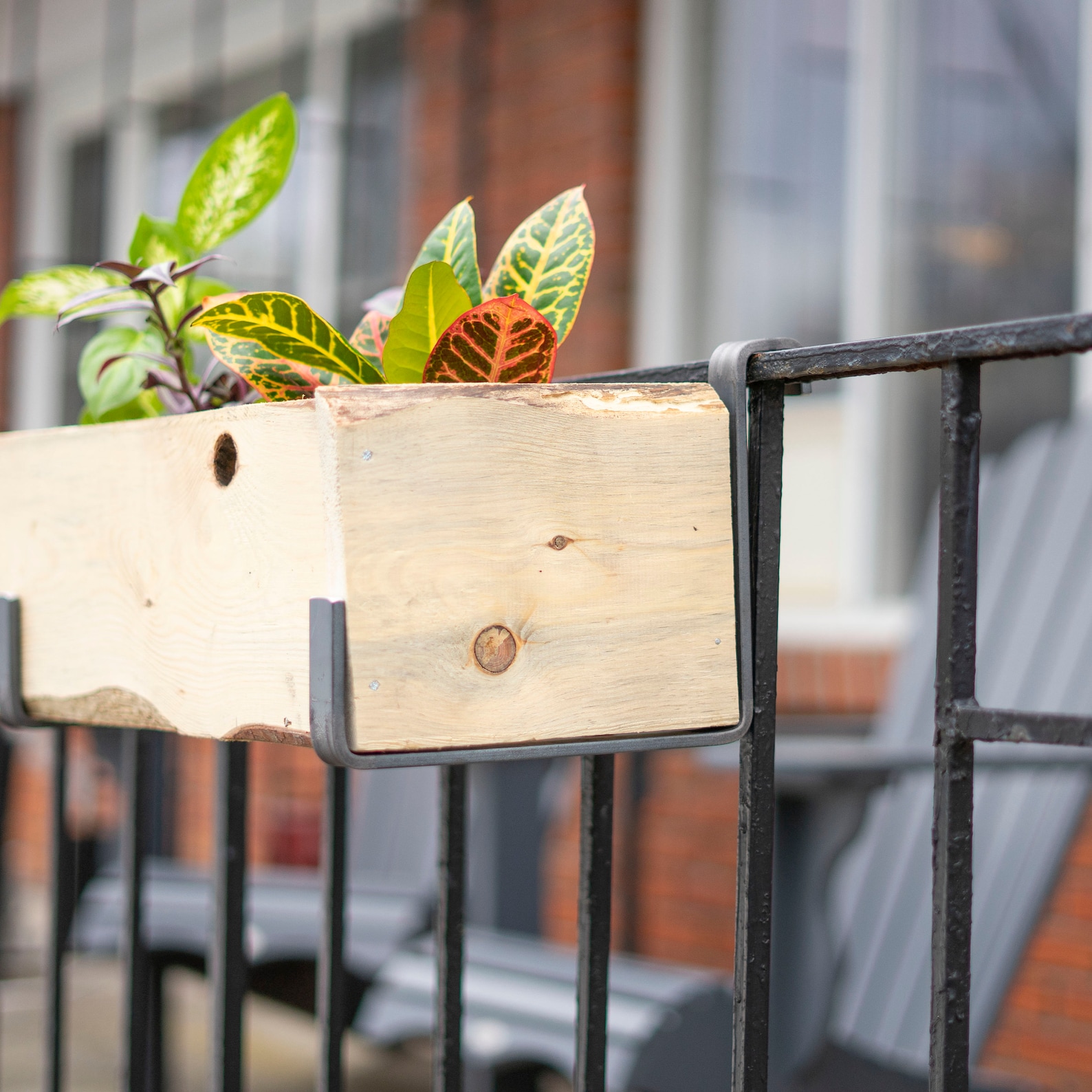 Diy Deck Rail Planter Brackets at Rafael Riley blog