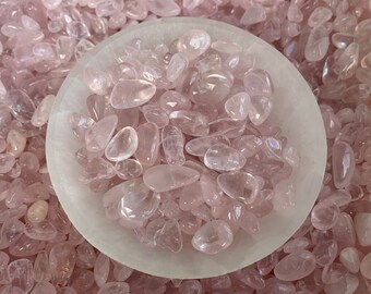 100 Natural Rose Quartz Crystal Tumbled Chips Stone Assorted Sizes Bulk Lot Set