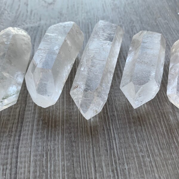 Pointes de cristal de quartz clair naturel de qualité A ++, pointes de cristal brut de 1,5 à 3 pouces, quartz clair, pointes de quartz, lot en gros