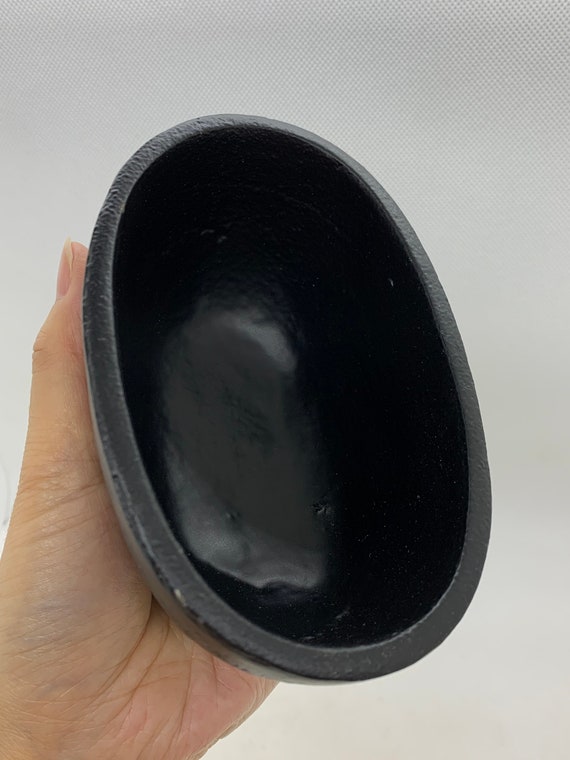 Large Oval Cast Iron Cauldron 5.25" Long Large Oval Cast Iron Cauldron 5.25" Long