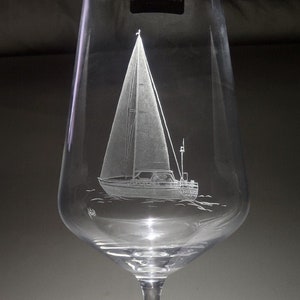 CUSTOMISED Sailing Yacht Wine Glass - YOUR BOAT Hand Engraved Onto a Glass - Sailing Gifts - Personalized Gifts - Gin - Prosecco - Beer