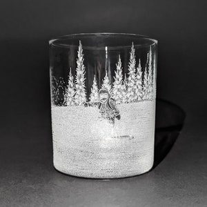 Vasos de whisky personalizados - Tabla de snowboard - Regalo de snowboard - Tabla de snowboard grabada a mano - Regalo de tabla de snowboard - Montañas - Vaso de whisky único