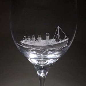 Titanic Weinglas - Die Titanic - Titanic Geschenke - Handgraviertes Titanic - Personalisierte Geschenke - Titanic Glaskunst - Titanic Ozeandampfer