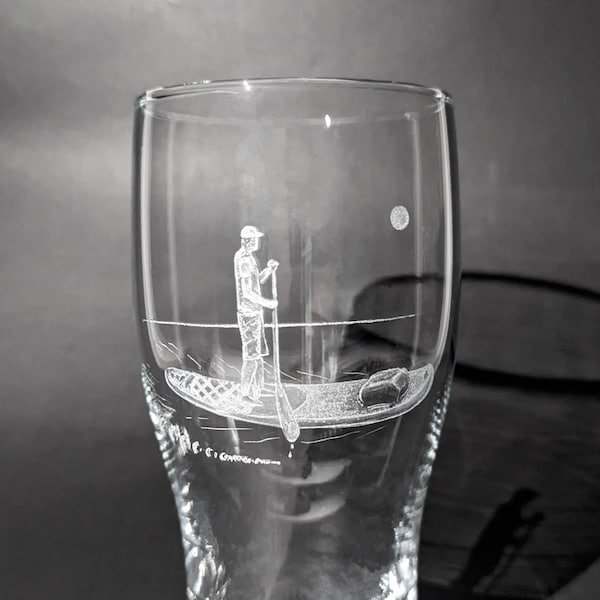 Paddleboarding Gifts - Paddle boarding - Beer Glass - Engraved Glass - Gifts for Paddleboarding - Pint Glass - Stand Up Paddle Board