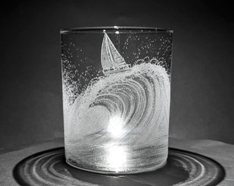 Sailing Gift - Surfing Whisky Glass - Whisky Glasses - Glass Art - Boat Gifts - Sailing For Him - Glass Engraving - Ocean Gifts