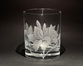 Hand Engraved Lily Whisky Glasses - Lily Glass - Lilies - Lily Gift - Lily Flowers - Botanical Glass - Engraved Whisky Glass - Whisky lover