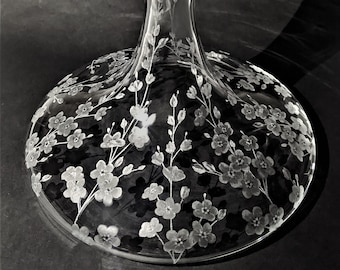 Hand Engraved Decanter - Forget Me Nots - Floral Decanter - Personalised Decanter - Engraved Decanter - Glass Centre Piece - Engraved Vase