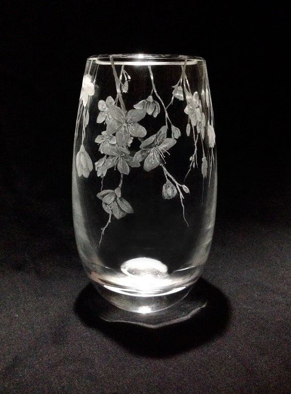 Kirschblüte – Gravierte Glasvase – Kristallvase – Glaskunst – Kirschblüten – Graviertes Kristall – Botanische Vase – Handgraviert