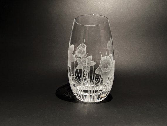 Daffodil Vase - Robin -Hand Engraved Dartington Crystal Vase - Beautiful Glass Art - Flower Gift- Crystal Engraving - Robin Art -Remembrance