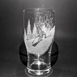 Customised Beer Glasses - Skiing Pint Glass - Skier Gift - Hand Engraved Skier - Skiing Gift -Glass Art - Mountains - Beer Glass - Skiing