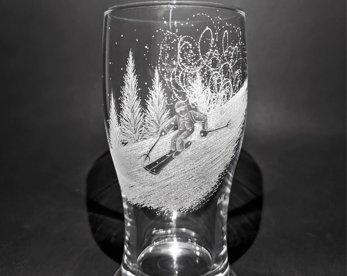 Customised Beer Glasses - Skiing Pint Glass - Skier Gift - Hand Engraved Skier - Skiing Gift -Glass Art - Mountains - Beer Glass - Skiing