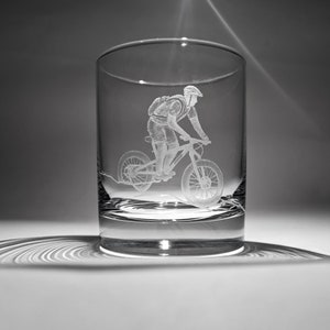 Customised Whisky Glasses - Mountain Bike - Mountain Biking Gift - Hand Engraved Mountain Biker - Biking Gift - Glass Art - Whisky Glass