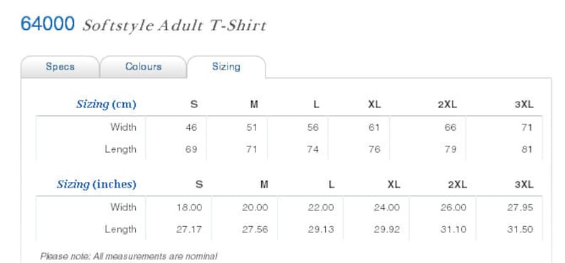 K&ouml;nnte beinhalten: Gr&ouml;&szlig;entabelle f&uuml;r ein Softstyle Adult T-Shirt, mit Ma&szlig;en in Zoll und Zentimetern f&uuml;r die Gr&ouml;&szlig;en S bis 3XL.