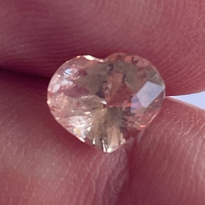2.15 ct PADPARADSCHA Unheated SAPPHIRE AIGS Certified Heart shape 100% Eye clean Very Rare Gemstone