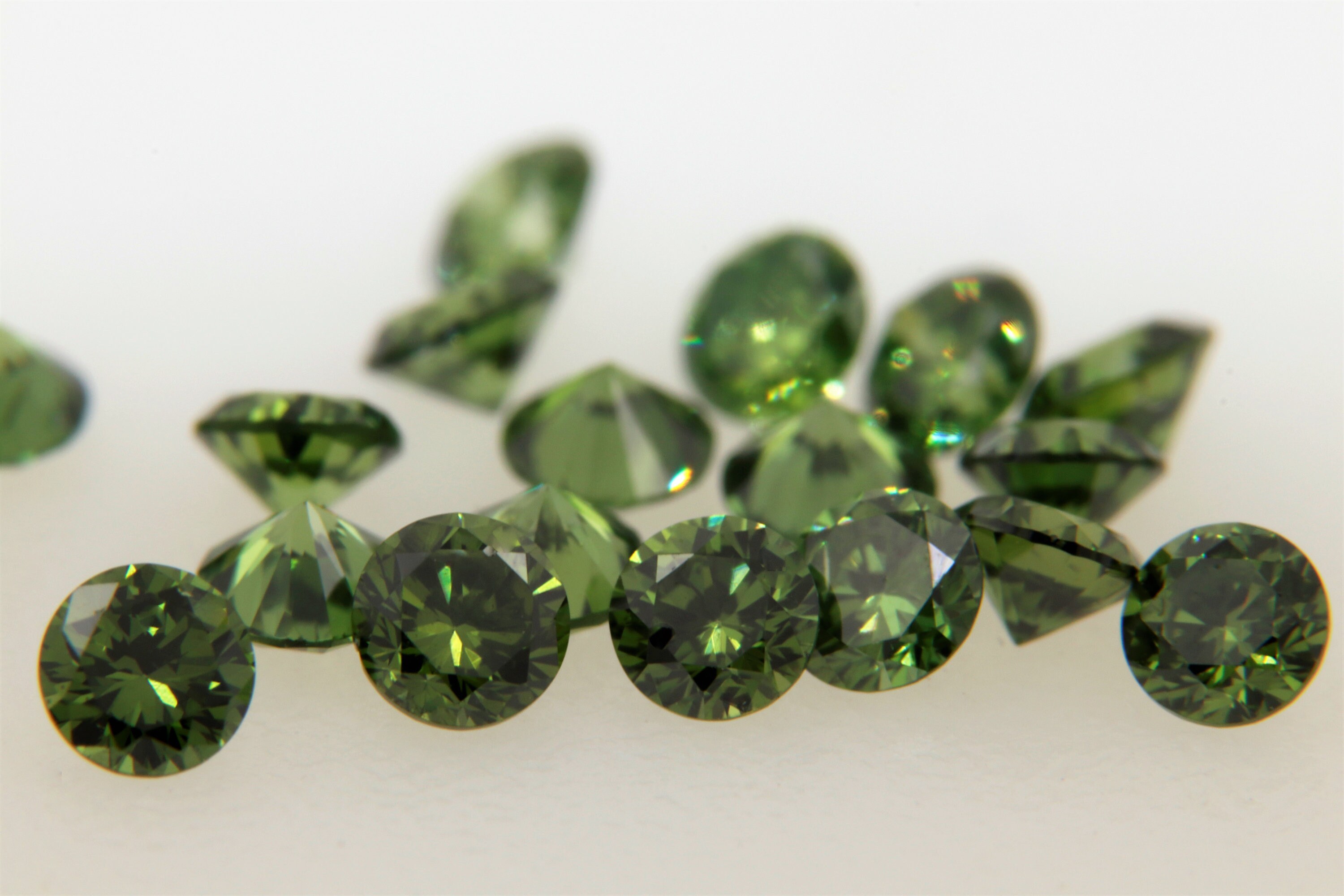 GREEN DIAMOND 0.03 CT, Top Vivid Green Color, True Vs2-si1 Clarity
