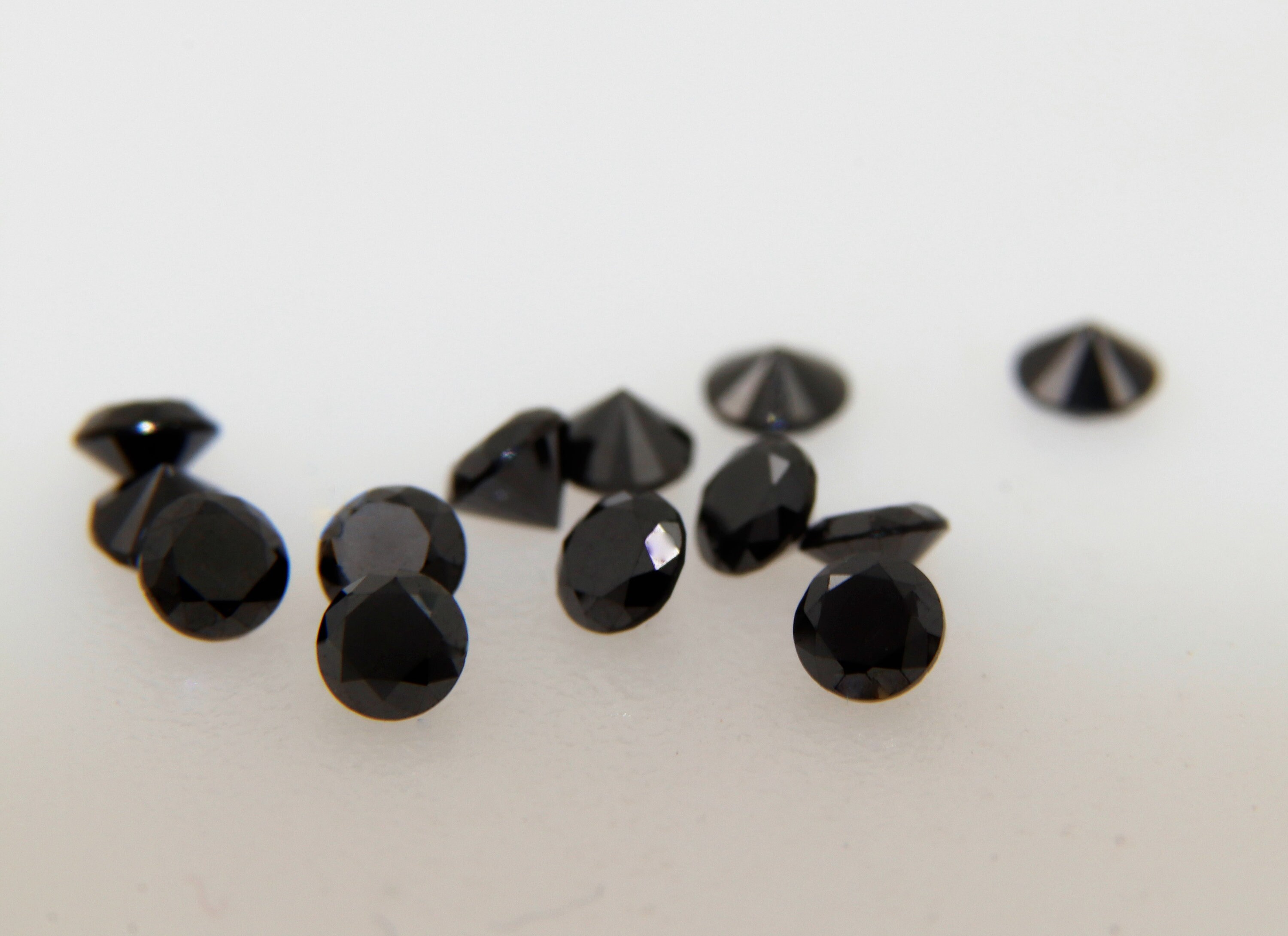 Lot De 6 Diamants Noirs Naturels Ronds - 0.10 Ct Chacun (total 0.60 Ct) - Taille Brillant - Neuf