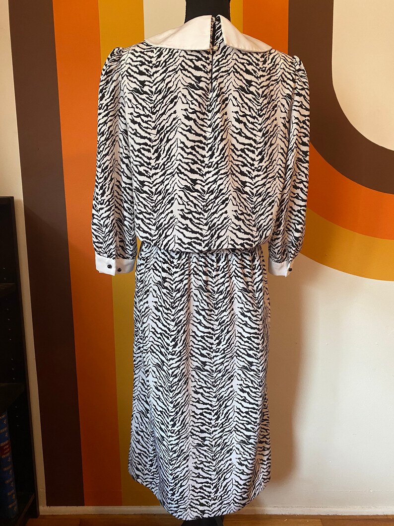 White Tiger Print 80s Dress image 2