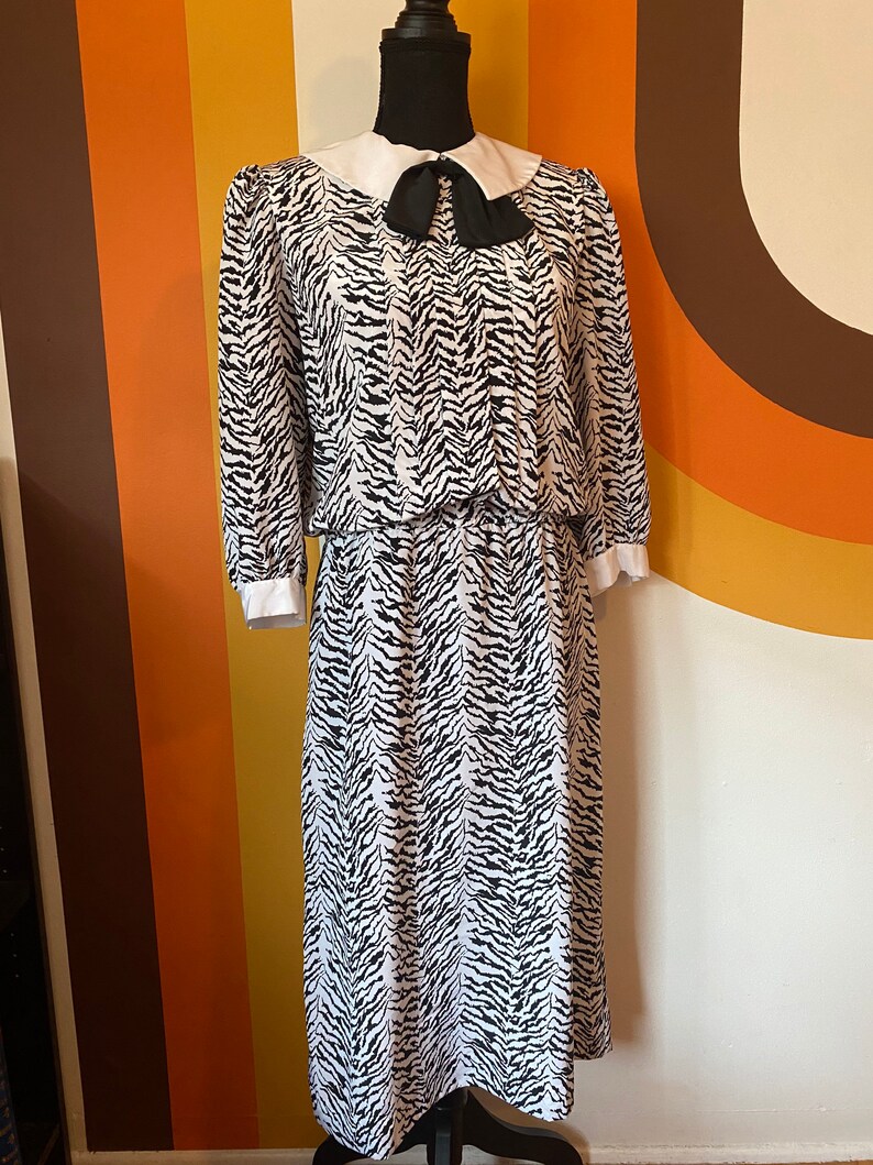 White Tiger Print 80s Dress image 3