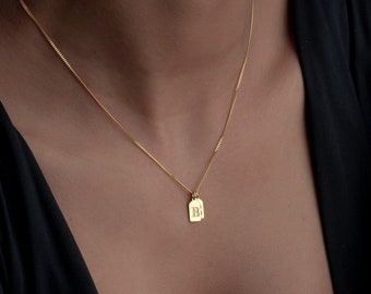 Goldene Initialen-Tag-Halskette, Familien-Silberhalskette für Mutter, einzigartiger, individuell gravierter Buchstabenanhänger, zierliche Halskette mit mehreren Tags