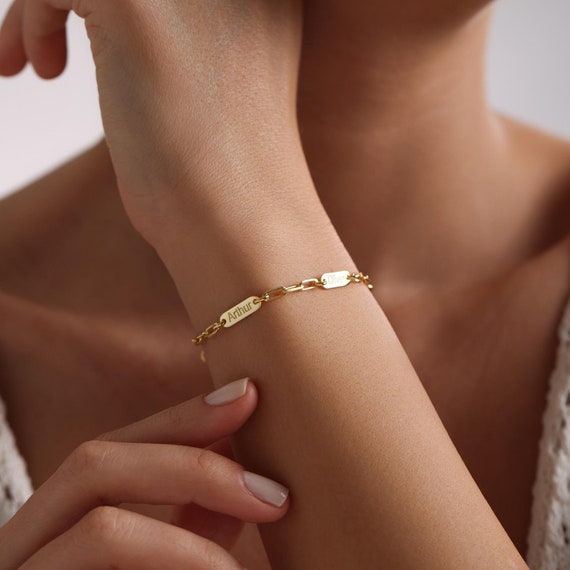 Custom Mini Name Bar Bracelet, Engraved Charm Bracelet with a Dainty Paperclip Chain, Mom Gift, Christmas Gift for Her