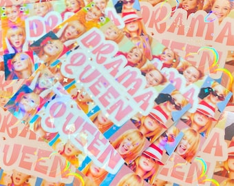 Bekenntnis einer Teenager Drama Queen Glitter Sticker - Y2K Nostalgie Pop Kultur Vibes
