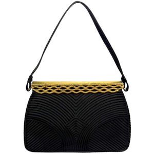 Bolsa de noite vintage Sacha France – bolsa de seda preta canelada com fecho dourado