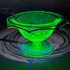Vintage Art Deco Uranium Glass Mayonnaise Bowl with Ladle – Gold Trimmed