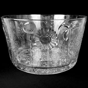 1960s Nuutajärvi Notsjö Finland Oiva Toikka Flora Salad Bowl 25 cm Finnish Glass