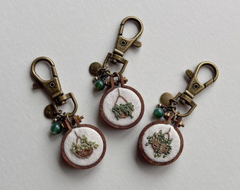 hand-embroidered hanging plants keychain | mini embroidered keychain | personalized keychain | hanging plants embroidery | mini keychain