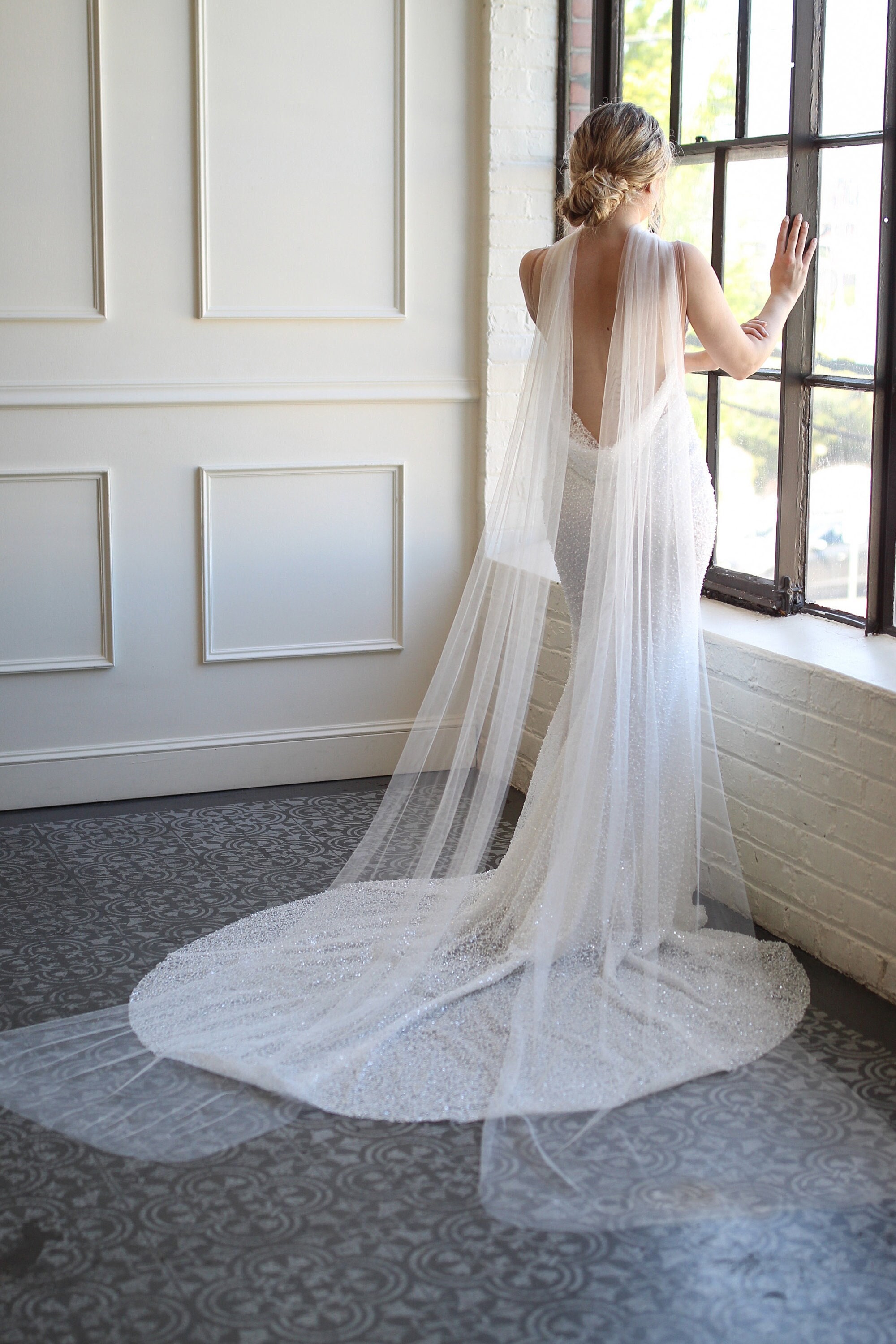 Alas Vestidos De Novia Con Capa Y Velo Vestido De Novia De Metros - Main Image