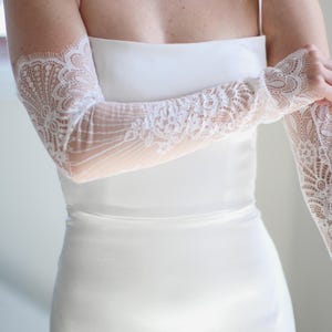 Lace Bridal Sleeves, Fingerless Wedding Gloves, Scalloped Chantilly Lace Sleeves