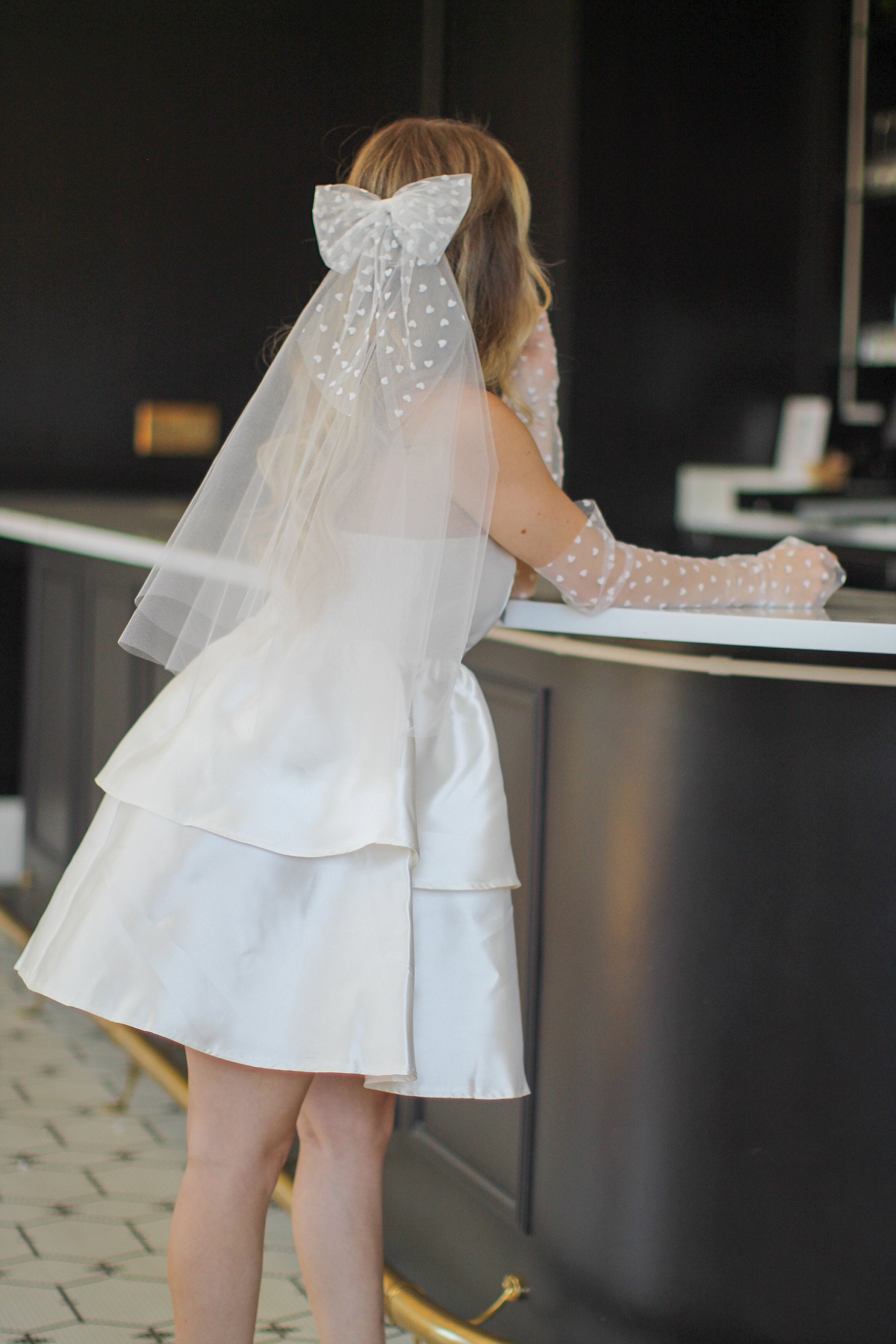Velo Da Sposa Corto Bianco Con Perle E Fiocco - Elegante Nuovissimo