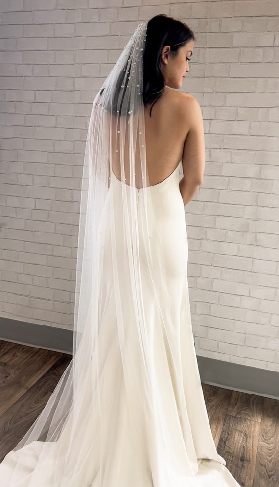 White 40” veil with Pearls 934-40-600x667__41057.  main image 3