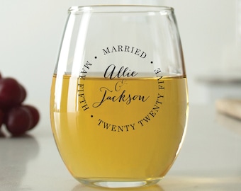 24 pcs - Personalized 9 oz. Stemless Wine Glass - Circle Monogram Favors - Unique Personalized Stemless Wine Glass - Wedding Favors - DGN221