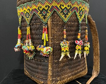 Superb Kayan kenyah wedding rottan/bamboo/beads Basket from Dayak Borneo
