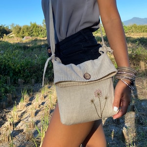Umhängetasche // Leinen Tasche // Boho Tasche // Gypsy Tasche // Vintage Tasche // Leinen Hobo Tasche // Hanf Tasche // Hippie Tasche // kleine Umhängetasche