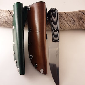 Custom leather sheath for the Spyderco Bow River knives