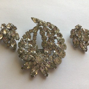 Vintage Weiss Rhinestone Demi Parure, Brooch and Earrings Set.Rhodium plated.Clear Austria Crystal.Gorgeous.Excellent Vintage Condition.
