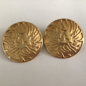 Vintage 1980’s Anne Klein matte Gold Lion Logo Earrings.Clip on Earring’s.Classic Collection.Excellent Vintage Condition.