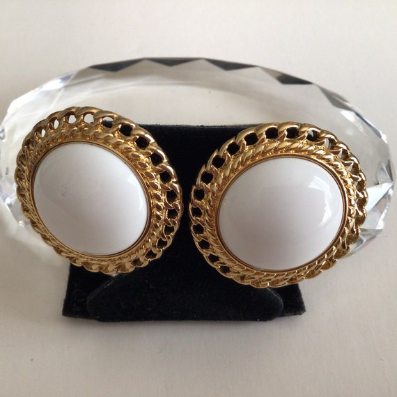 Vintage MCM Monet Earrings Gold Toned Metal White… - image 2