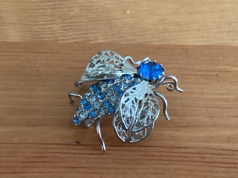 Vintage Silvertone Filigree 2 Tone Blue Prong Crystals Flying Bug ...