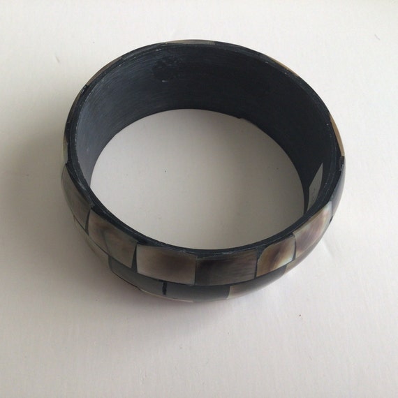 Vintage Shell & Resin Inlay Bangle Bracelet - 3" - image 4