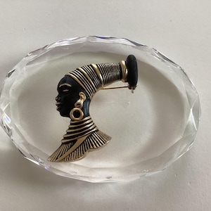 Blackmoor Brooch - Etsy